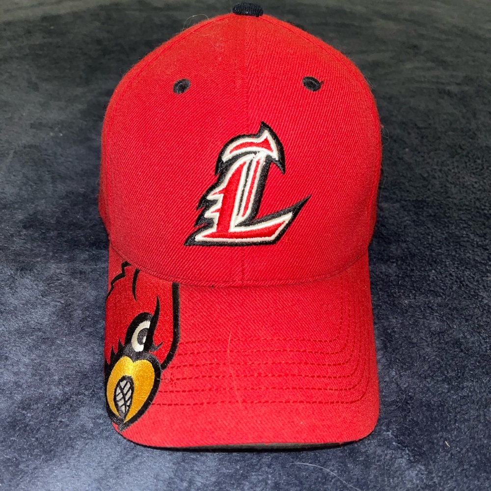 Louisville Cardinals college baseball hat